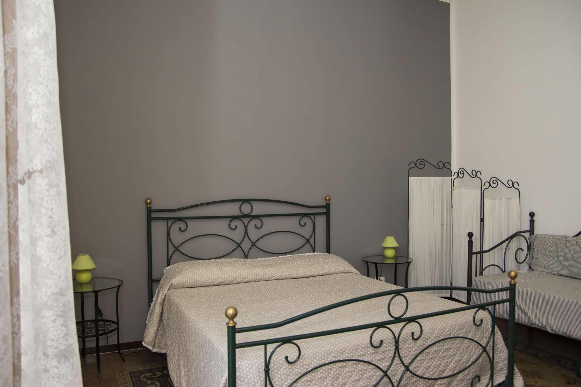 Residenza Di Maggio Bed & Breakfast ปาแลร์โม ภายนอก รูปภาพ