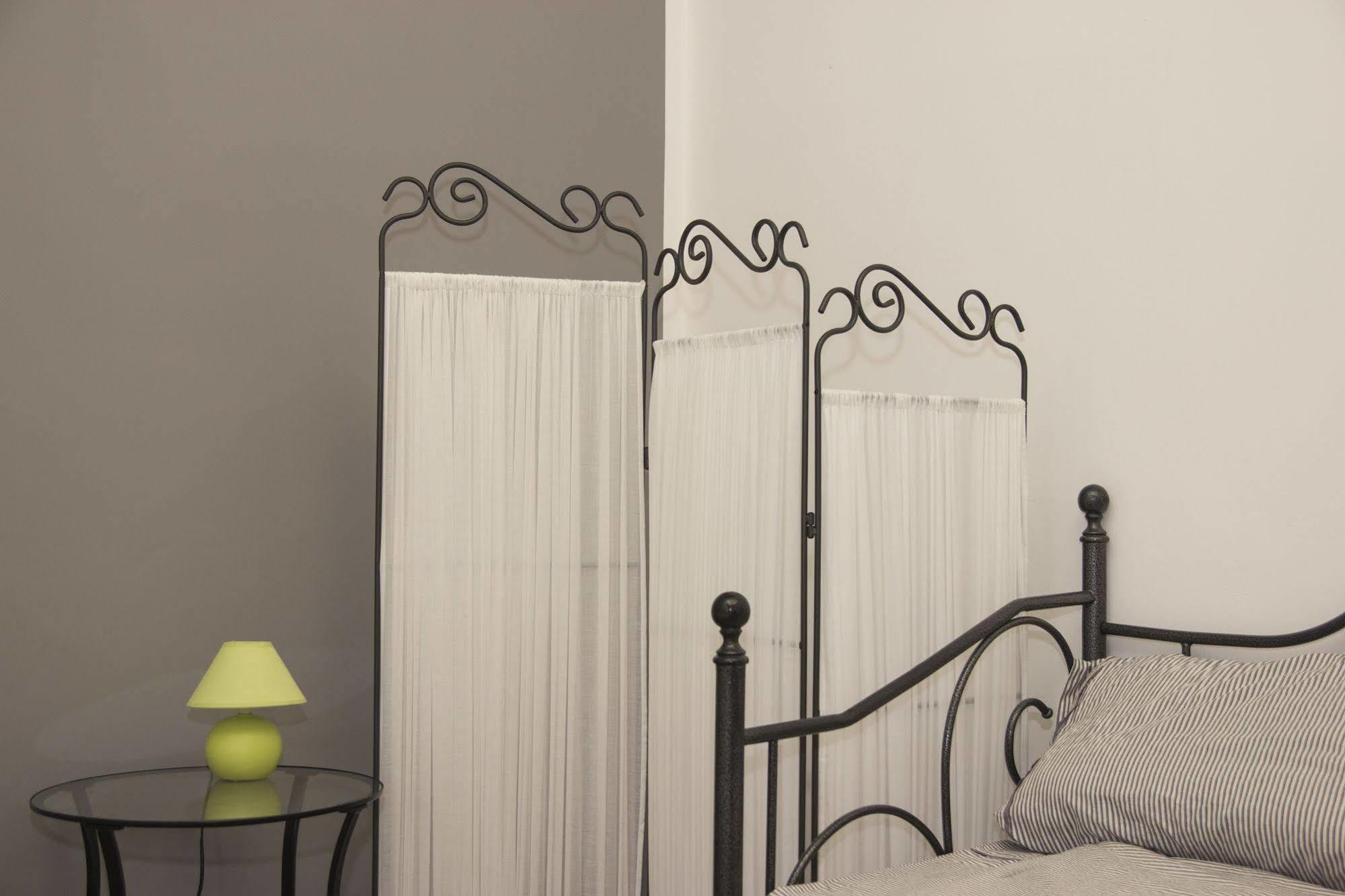 Residenza Di Maggio Bed & Breakfast ปาแลร์โม ภายนอก รูปภาพ